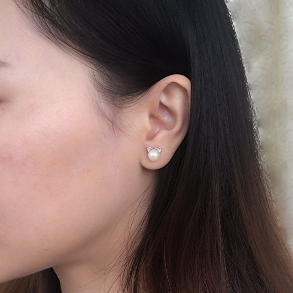 ❤️4 for $20 Sale❤️ Sliver Cat Stud earrings❤️❤️ - Picture 3 of 3